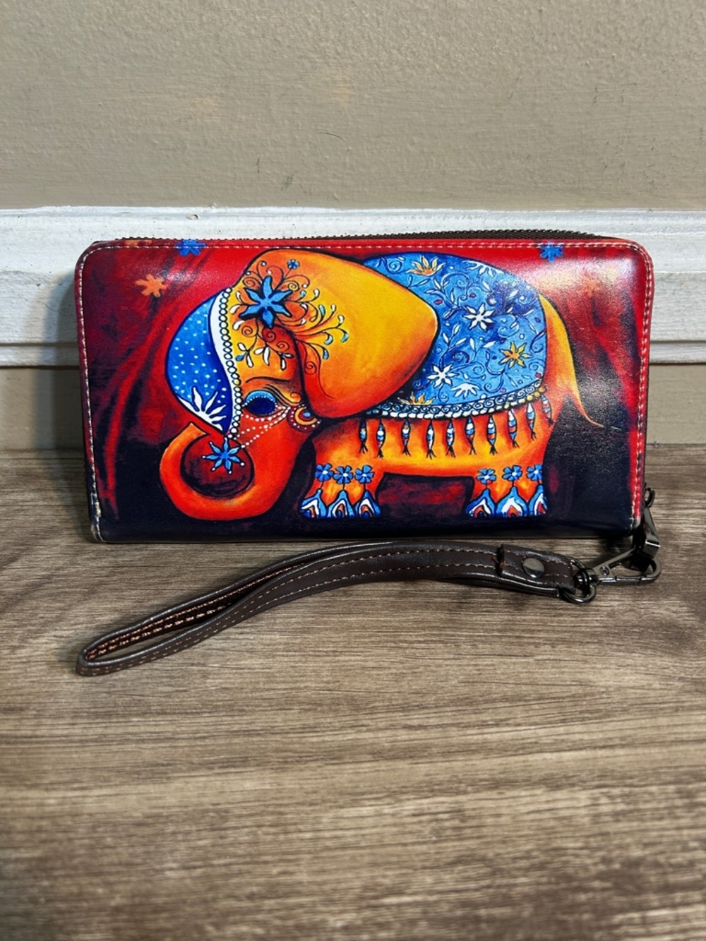 Yahoho brand Women's Elephant Print Large Zipper Wallet.